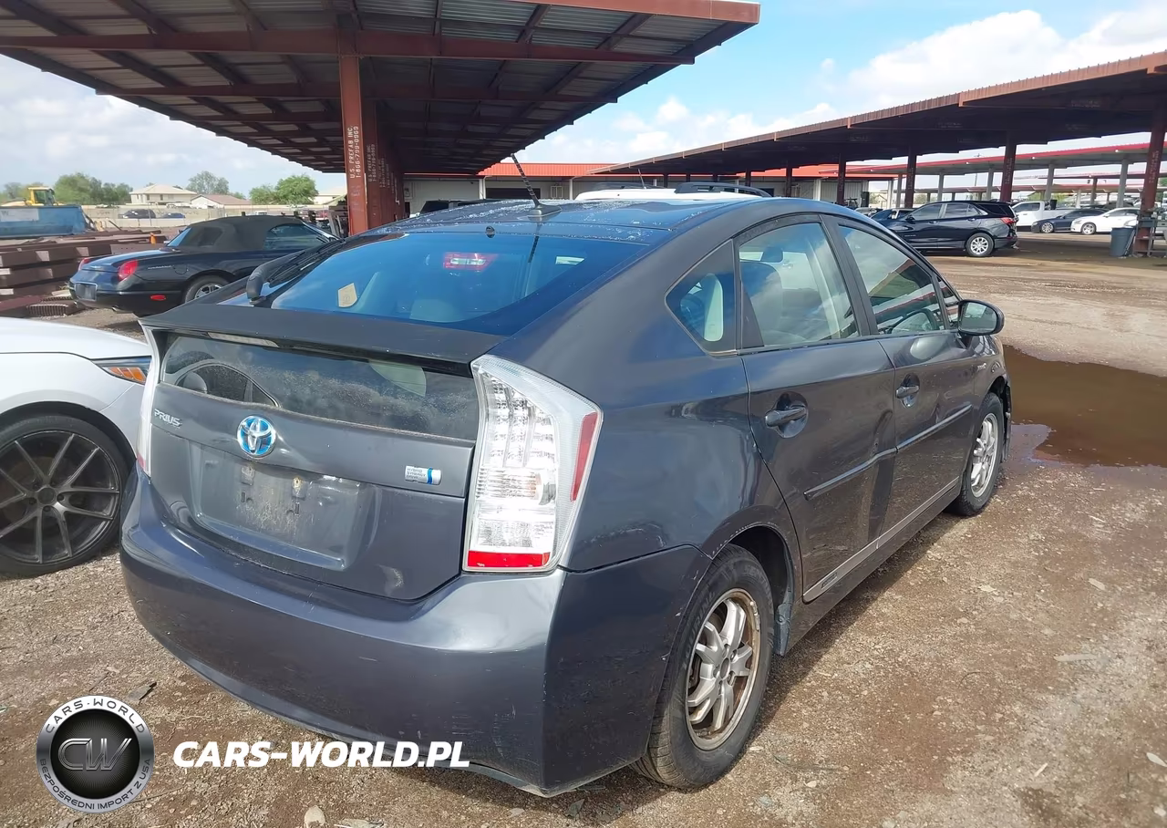 2011 Toyota Prius Two VIN:JTDKN3DU3B1368436 - 4