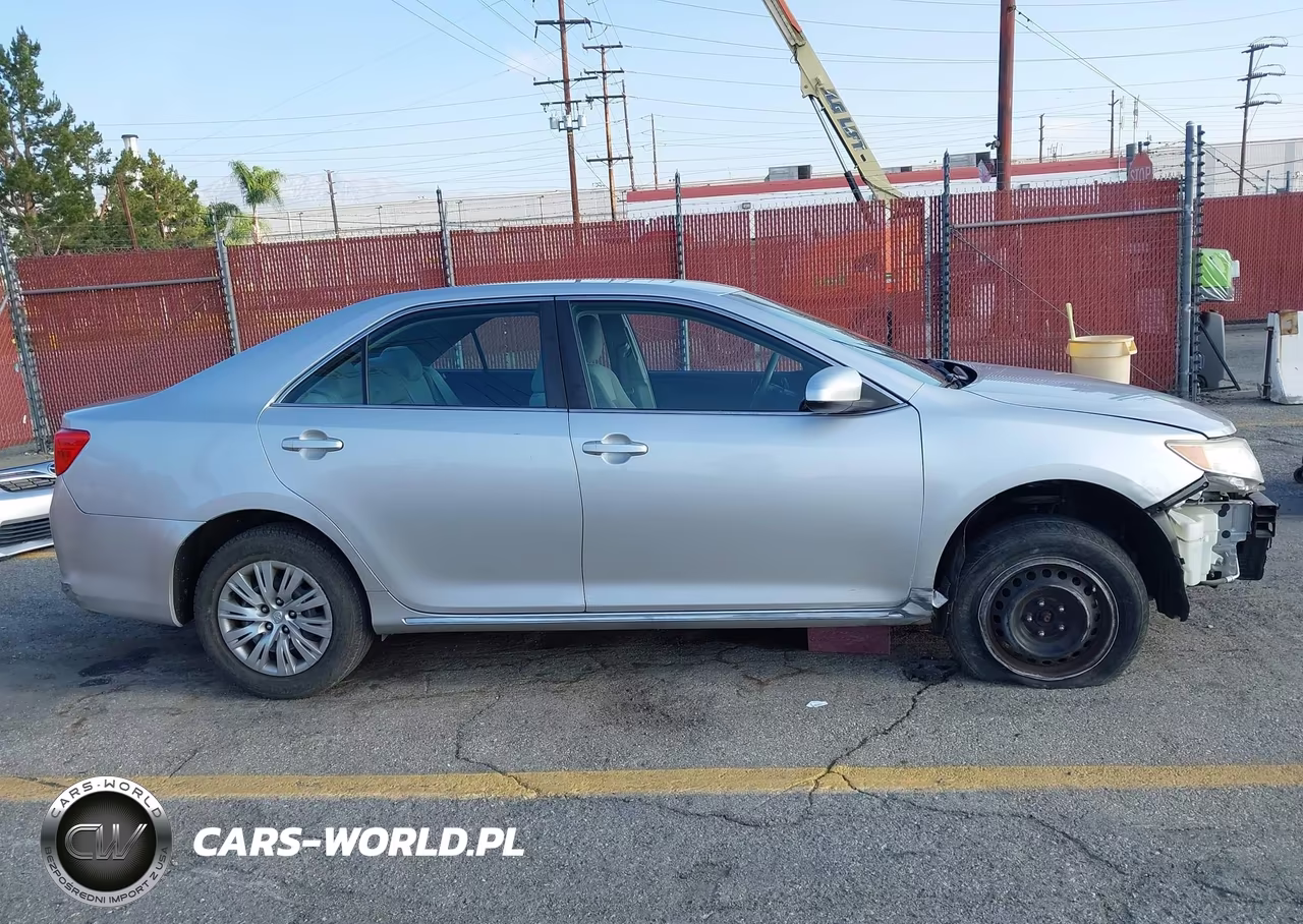 2014 Toyota Camry Le VIN:4T4BF1FK1ER364483 - 14
