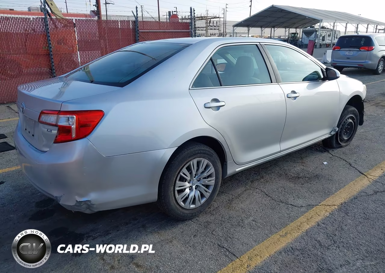 2014 Toyota Camry Le VIN:4T4BF1FK1ER364483 - 4