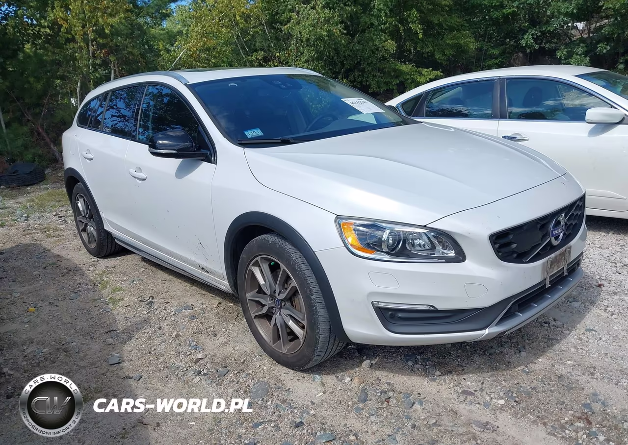 2015 Volvo V60 Cross Country T5 Platinum
