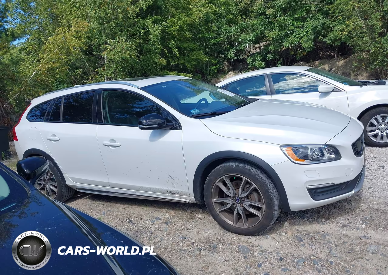 2015 Volvo V60 Cross Country T5 Platinum VIN:YV4612HM2F1001869 - 13