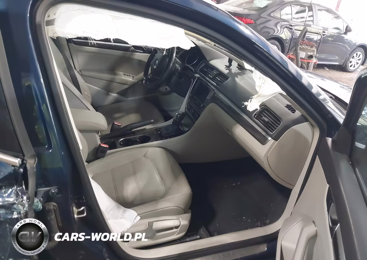 2018 Volkswagen Passat 2.0T Se VIN:1VWBA7A33JC030887 - 5