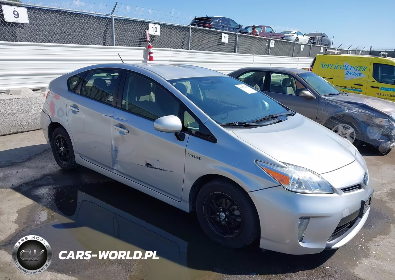 2015 Toyota Prius Three – zdjęcie 1 z 16