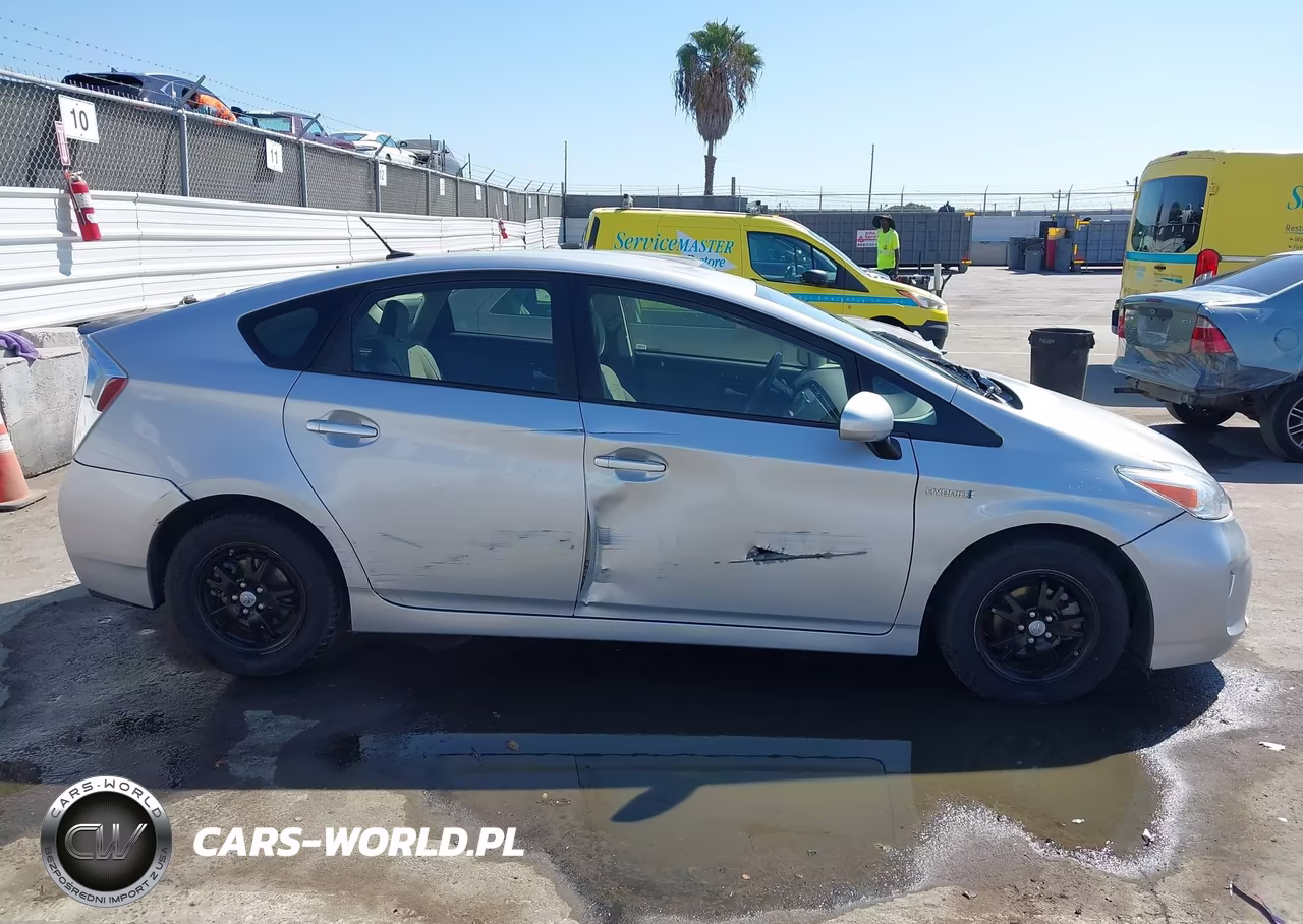 2015 Toyota Prius Three VIN:JTDKN3DU0F0431472 - 13