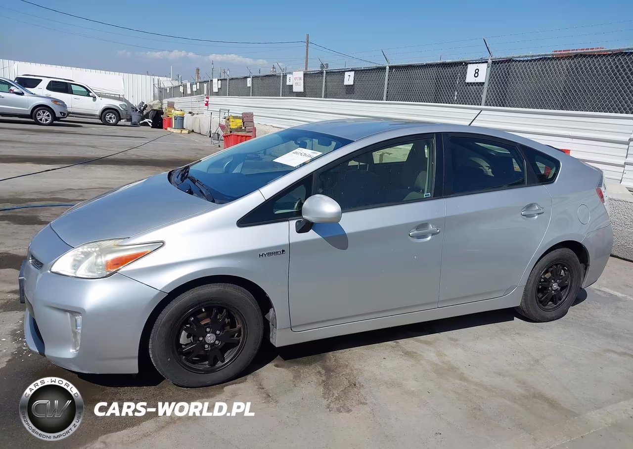 2015 Toyota Prius Three VIN:JTDKN3DU0F0431472 - 14