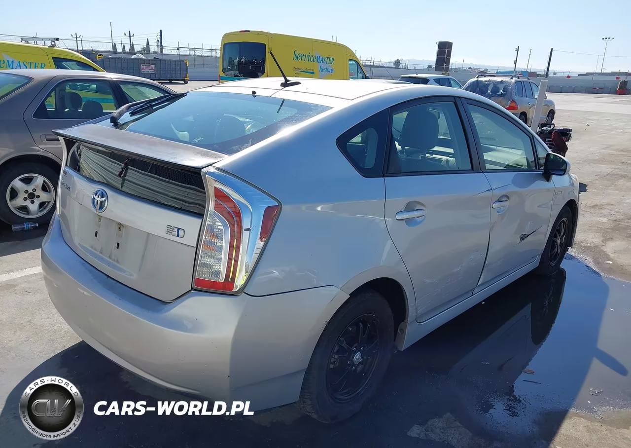 2015 Toyota Prius Three VIN:JTDKN3DU0F0431472 - 4