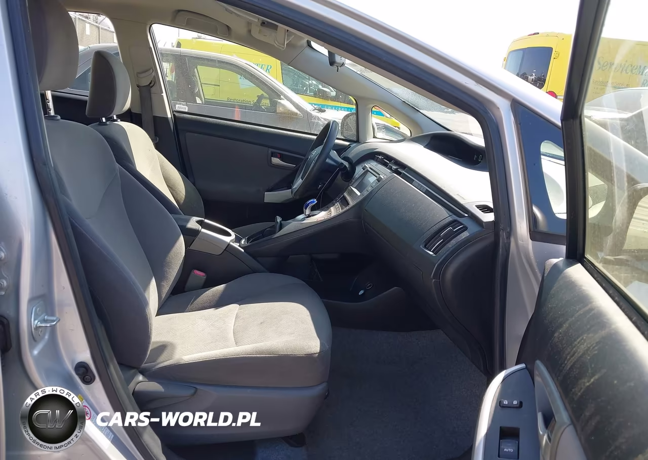 2015 Toyota Prius Three VIN:JTDKN3DU0F0431472 - 5