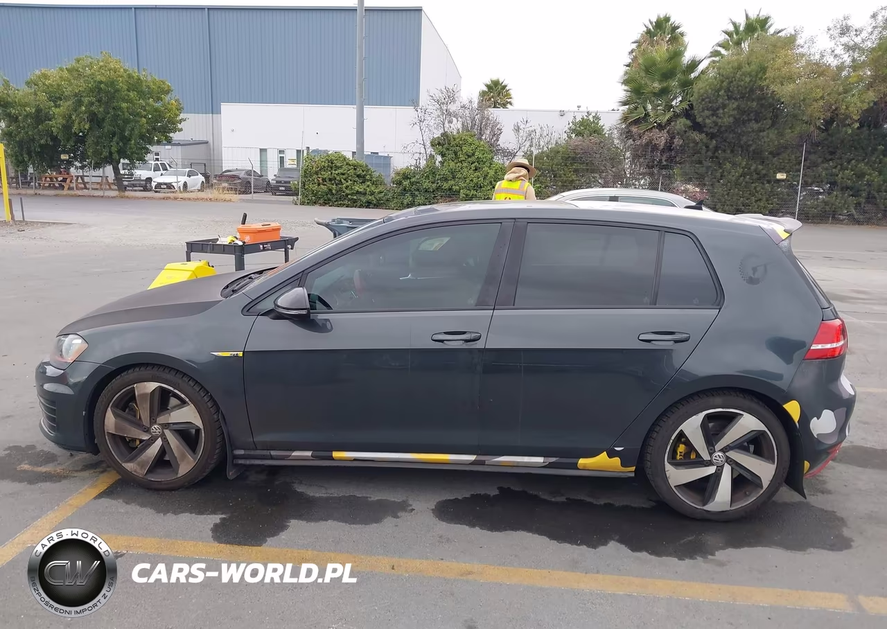 2015 Volkswagen Golf Gti 2.0T Autobahn W-Performance Package 4-Door VIN:3VW447AU7FM098298 - 14