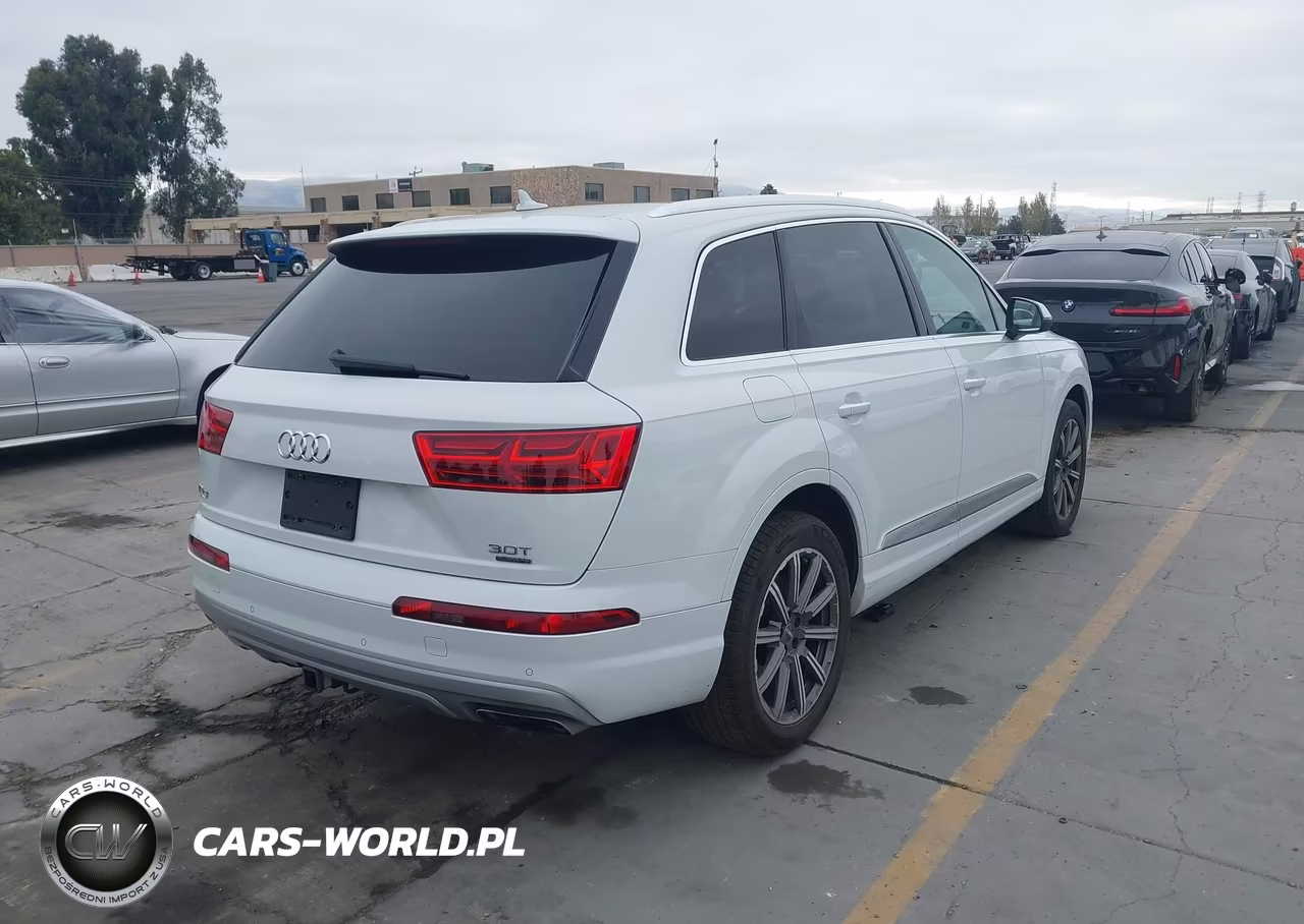 2017 Audi Q7 3.0T Premium VIN:WA1LAAF73HD035747 - 12