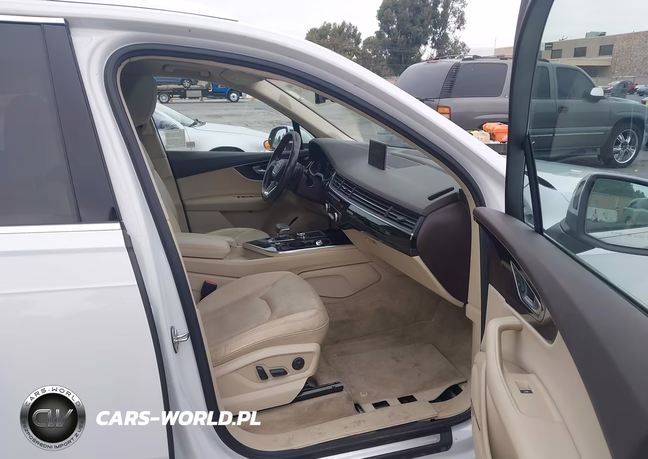 2017 Audi Q7 3.0T Premium VIN:WA1LAAF73HD035747 - 5