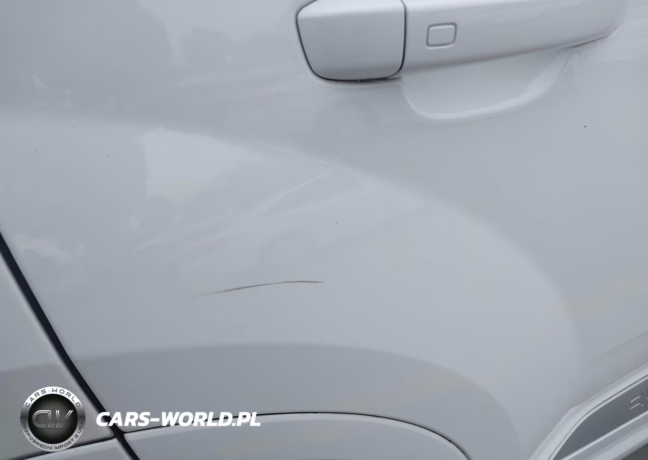2017 Audi Q7 3.0T Premium VIN:WA1LAAF73HD035747 - 6