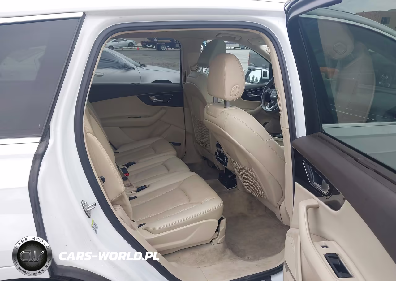 2017 Audi Q7 3.0T Premium VIN:WA1LAAF73HD035747 - 8