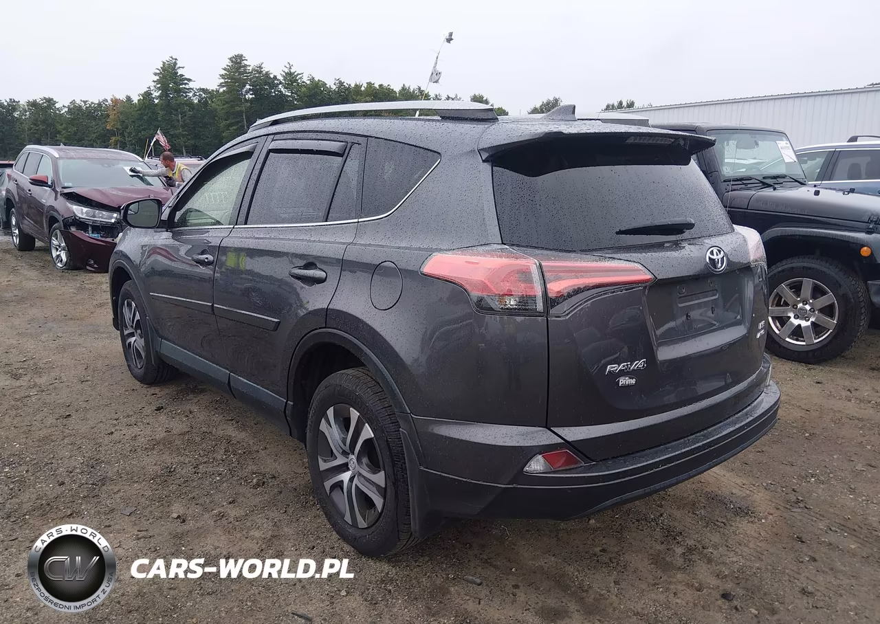 2017 Toyota Rav4 Le VIN:2T3BFREVXHW584575 - 3