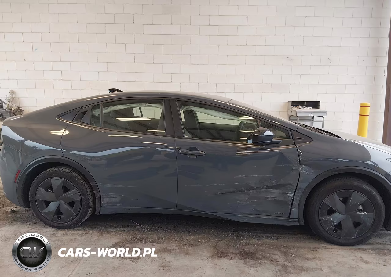 2026 Toyota Prius Le Awd-E VIN:JTDADABU8T3032728 - 13