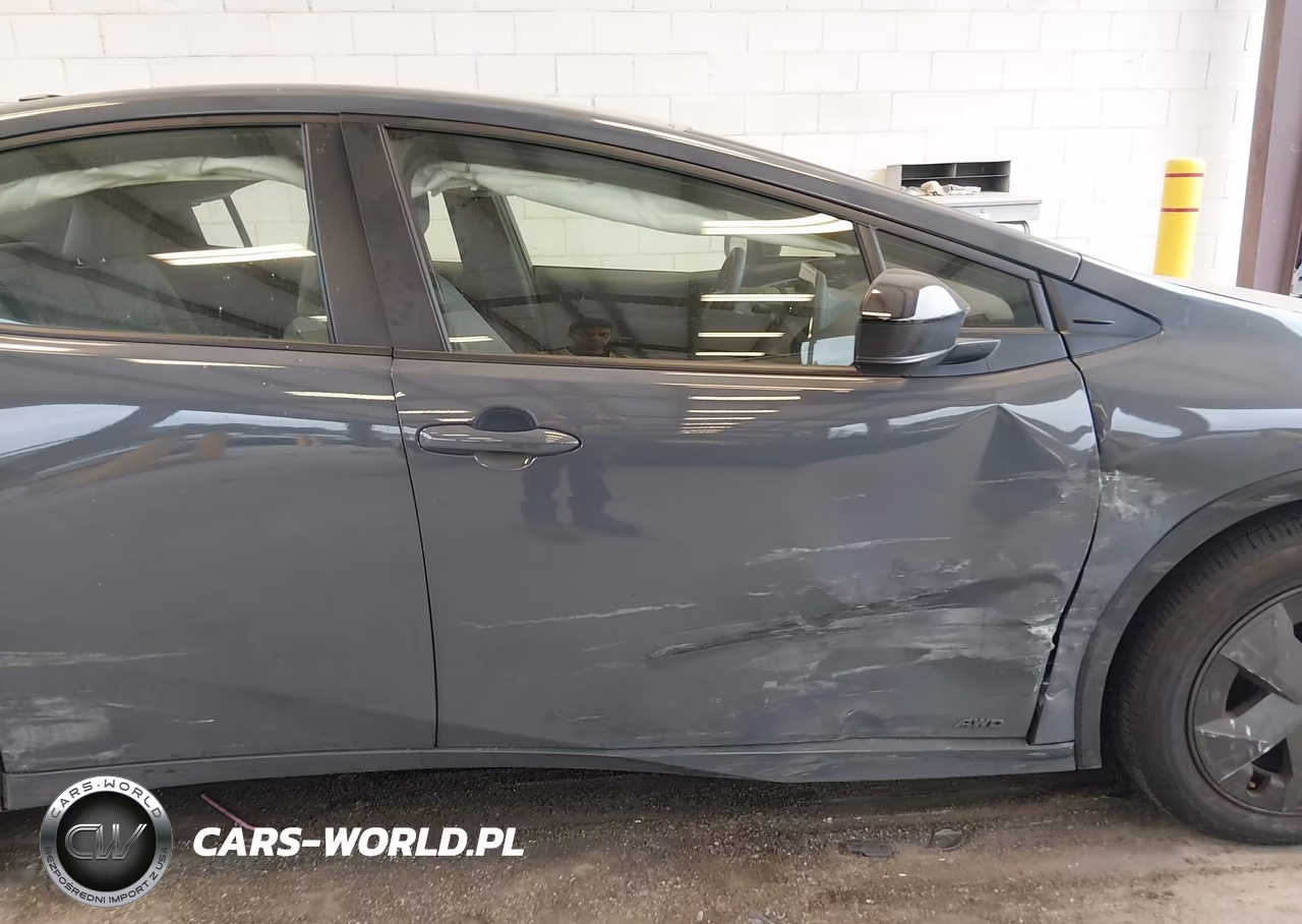 2026 Toyota Prius Le Awd-E VIN:JTDADABU8T3032728 - 6