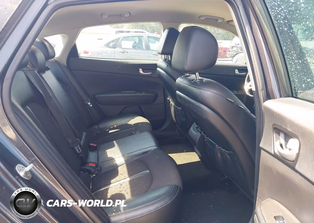 2018 Kia Optima S VIN:5XXGT4L3XJG234505 - 8