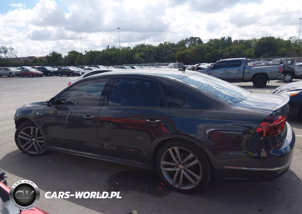 2018 Volkswagen Passat 2.0T R-Line-2.0T S VIN:1VWAA7A33JC020338 - 15