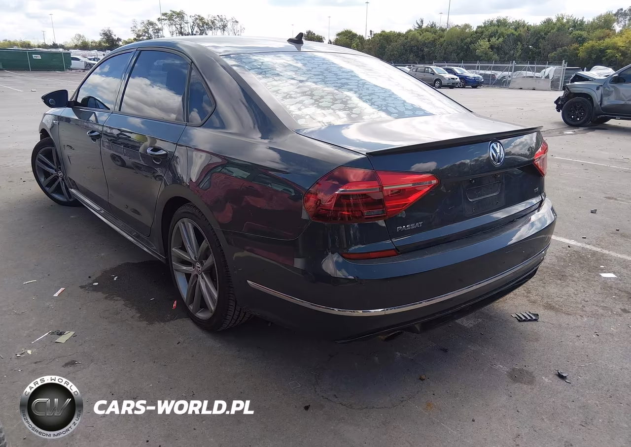 2018 Volkswagen Passat 2.0T R-Line-2.0T S VIN:1VWAA7A33JC020338 - 3