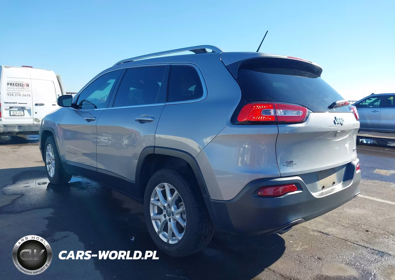 2014 Jeep Cherokee Latitude VIN:1C4PJLCB3EW324039 - 3