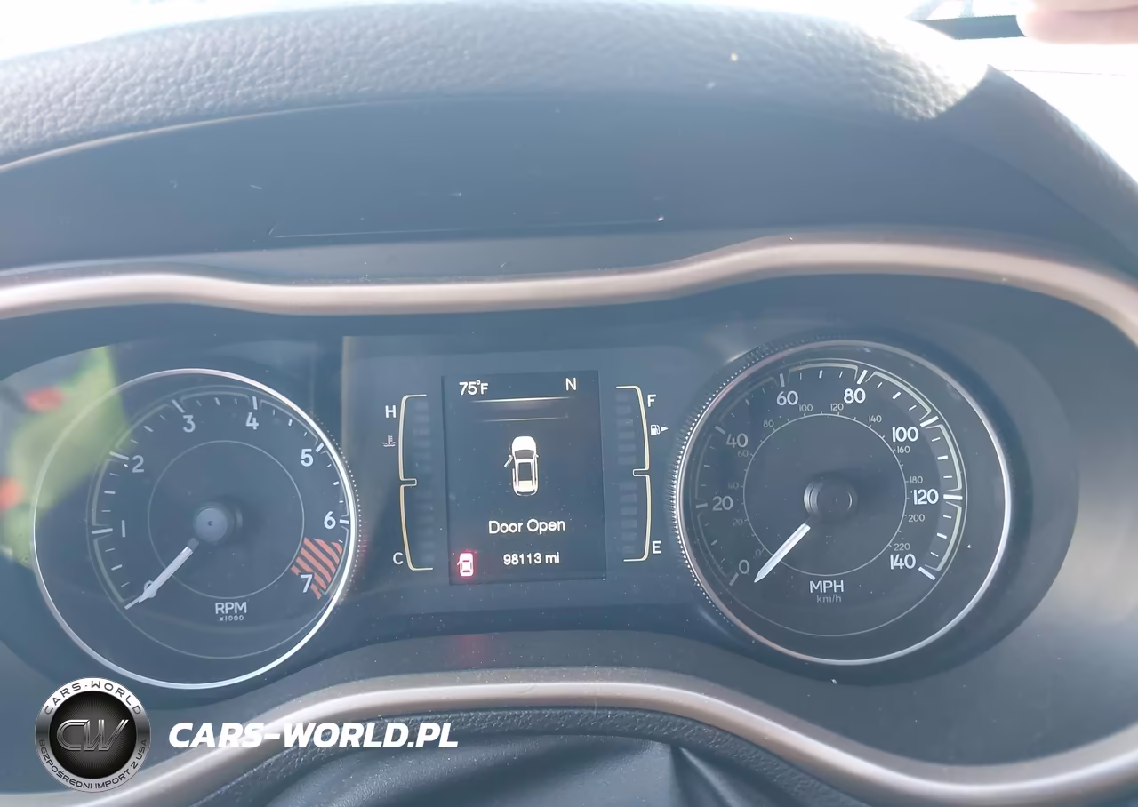 2014 Jeep Cherokee Latitude VIN:1C4PJLCB3EW324039 - 7