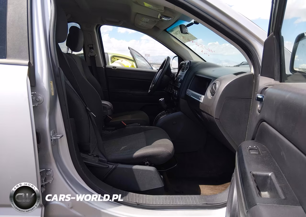 2014 Jeep Compass Sport VIN:1C4NJDBB1ED598401 - 5