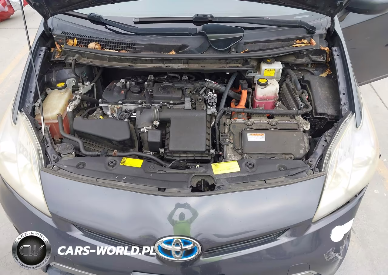 2013 Toyota Prius Plug-In VIN:JTDKN3DP7D3040597 - 10