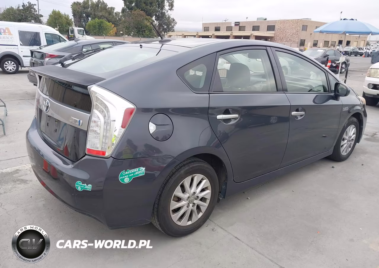 2013 Toyota Prius Plug-In VIN:JTDKN3DP7D3040597 - 4