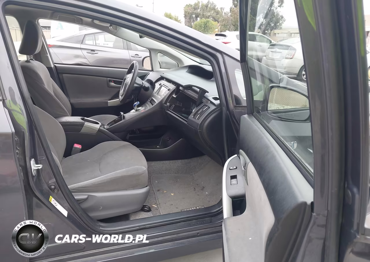 2013 Toyota Prius Plug-In VIN:JTDKN3DP7D3040597 - 5