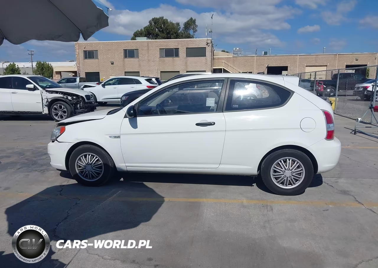 2008 Hyundai Accent Gs VIN:KMHCM36C28U083550 - 14