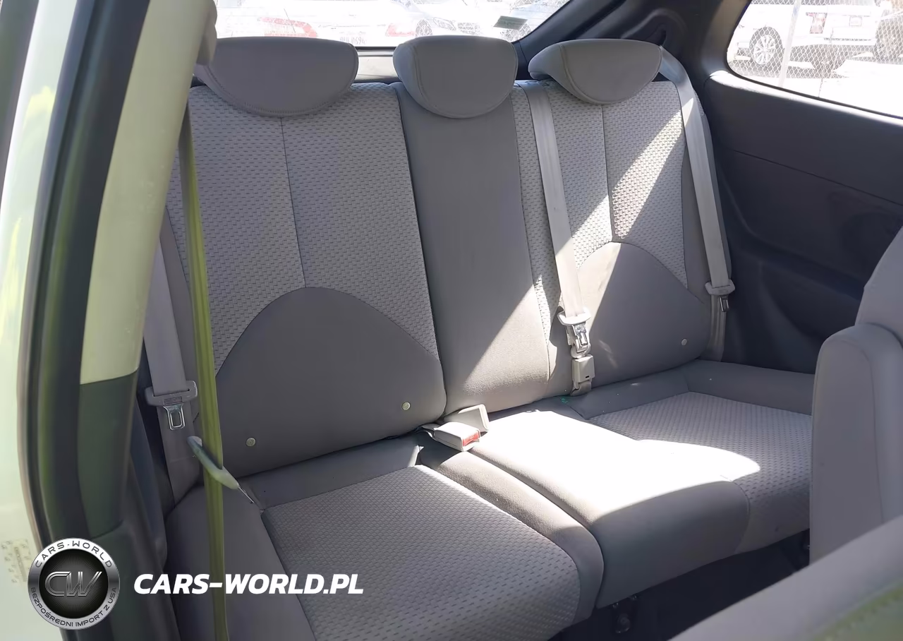 2008 Hyundai Accent Gs VIN:KMHCM36C28U083550 - 8