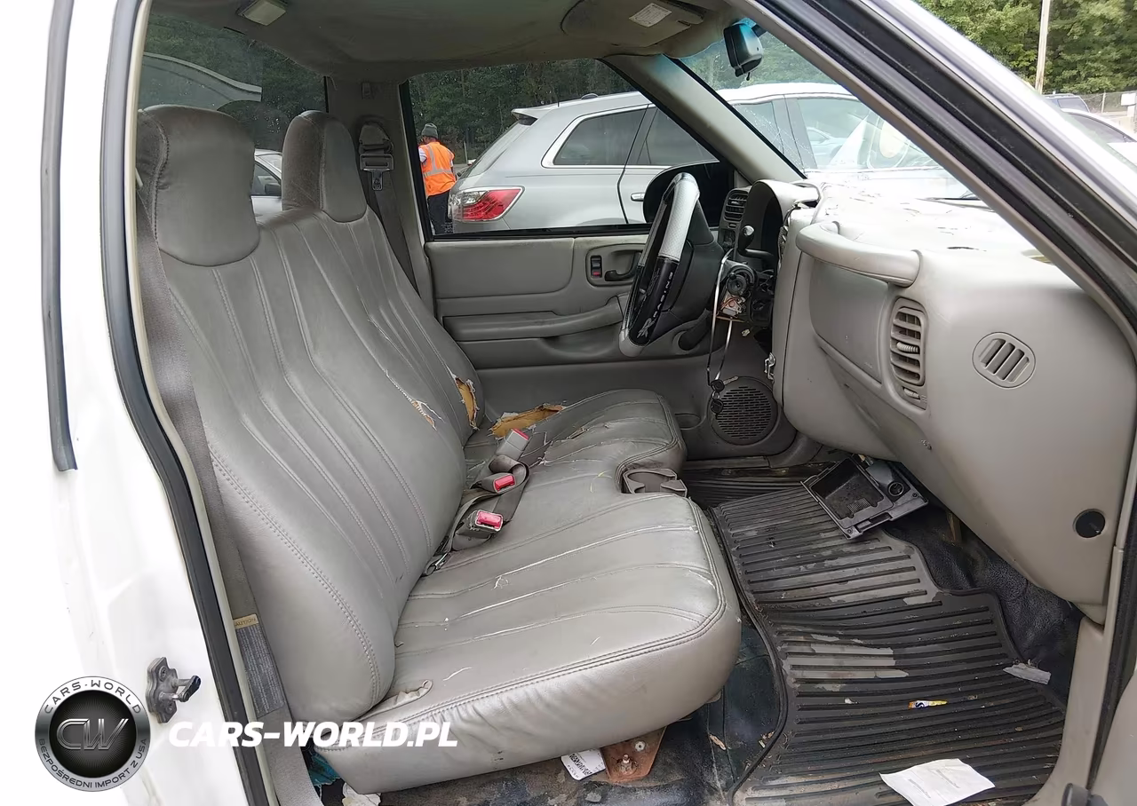 1999 Chevrolet S-10 VIN:1GCCT14X2XK192196 - 5