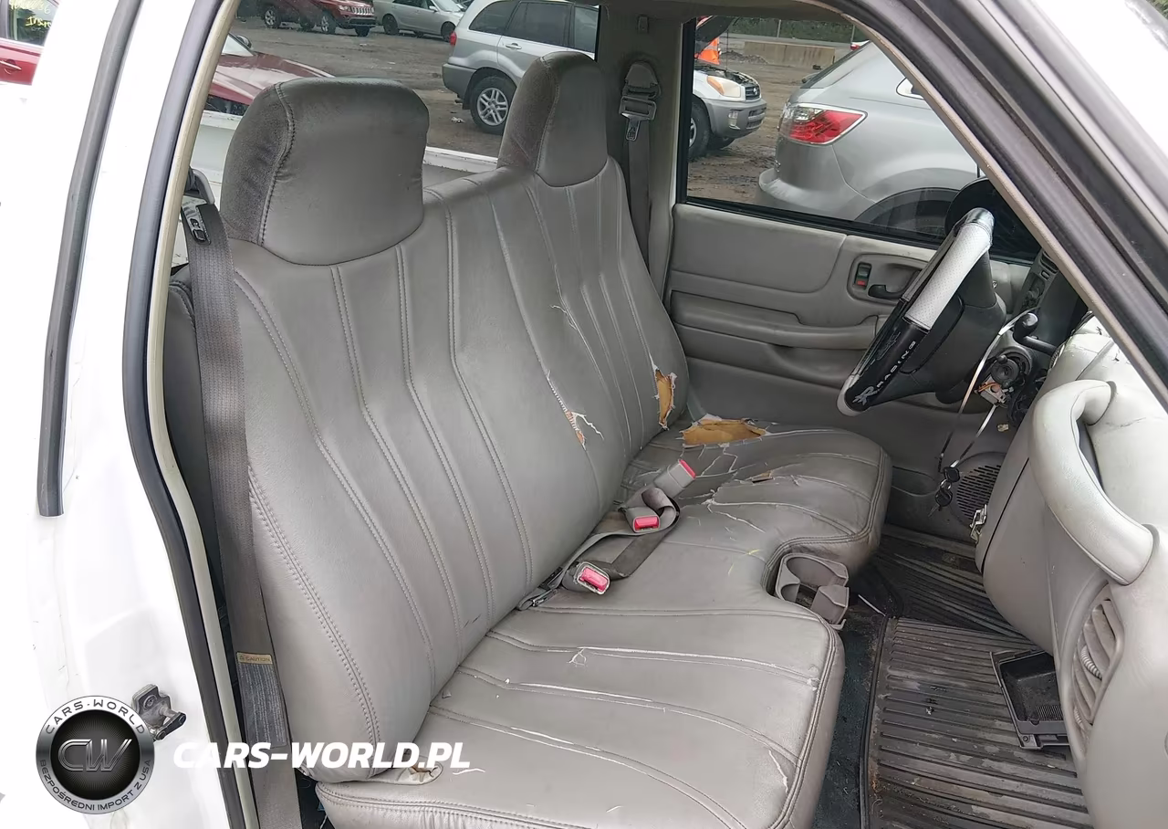 1999 Chevrolet S-10 VIN:1GCCT14X2XK192196 - 8