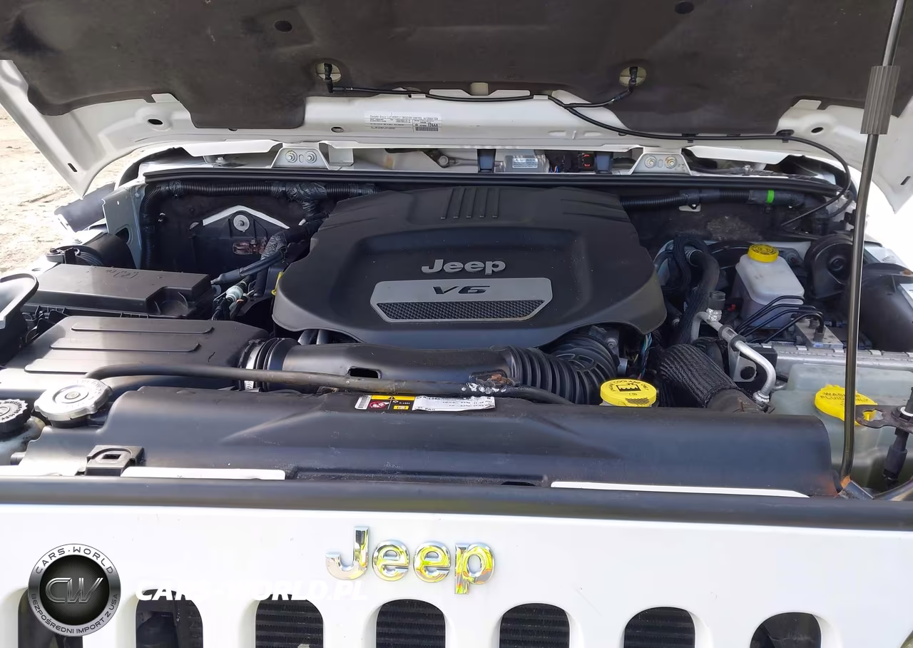 2015 Jeep Wrangler Unlimited Sahara VIN:1C4BJWEG5FL580836 - 10