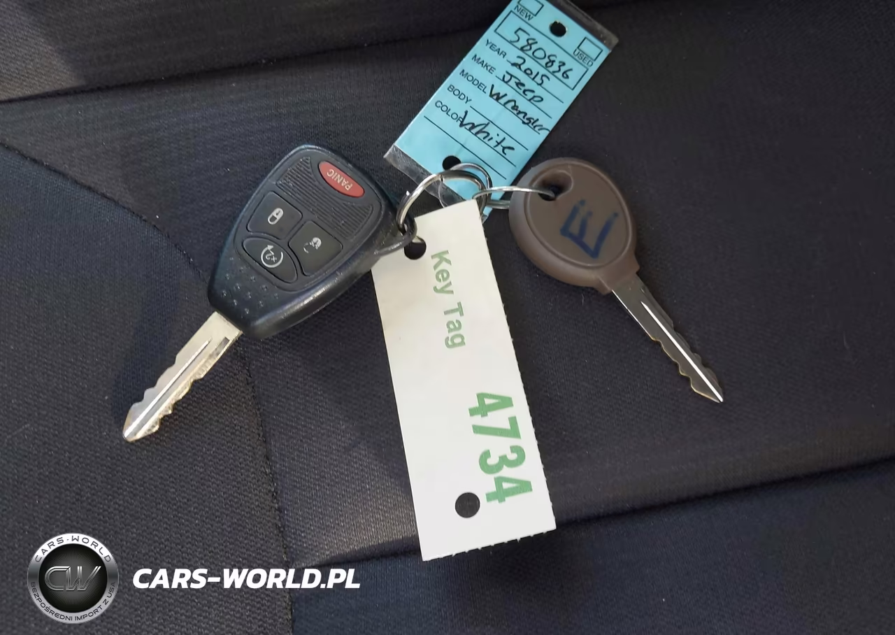 2015 Jeep Wrangler Unlimited Sahara VIN:1C4BJWEG5FL580836 - 11