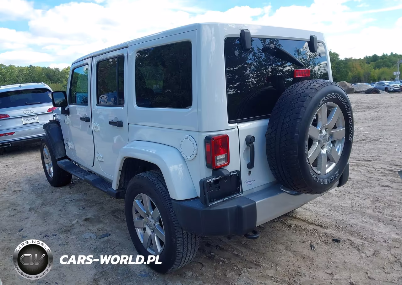 2015 Jeep Wrangler Unlimited Sahara VIN:1C4BJWEG5FL580836 - 3