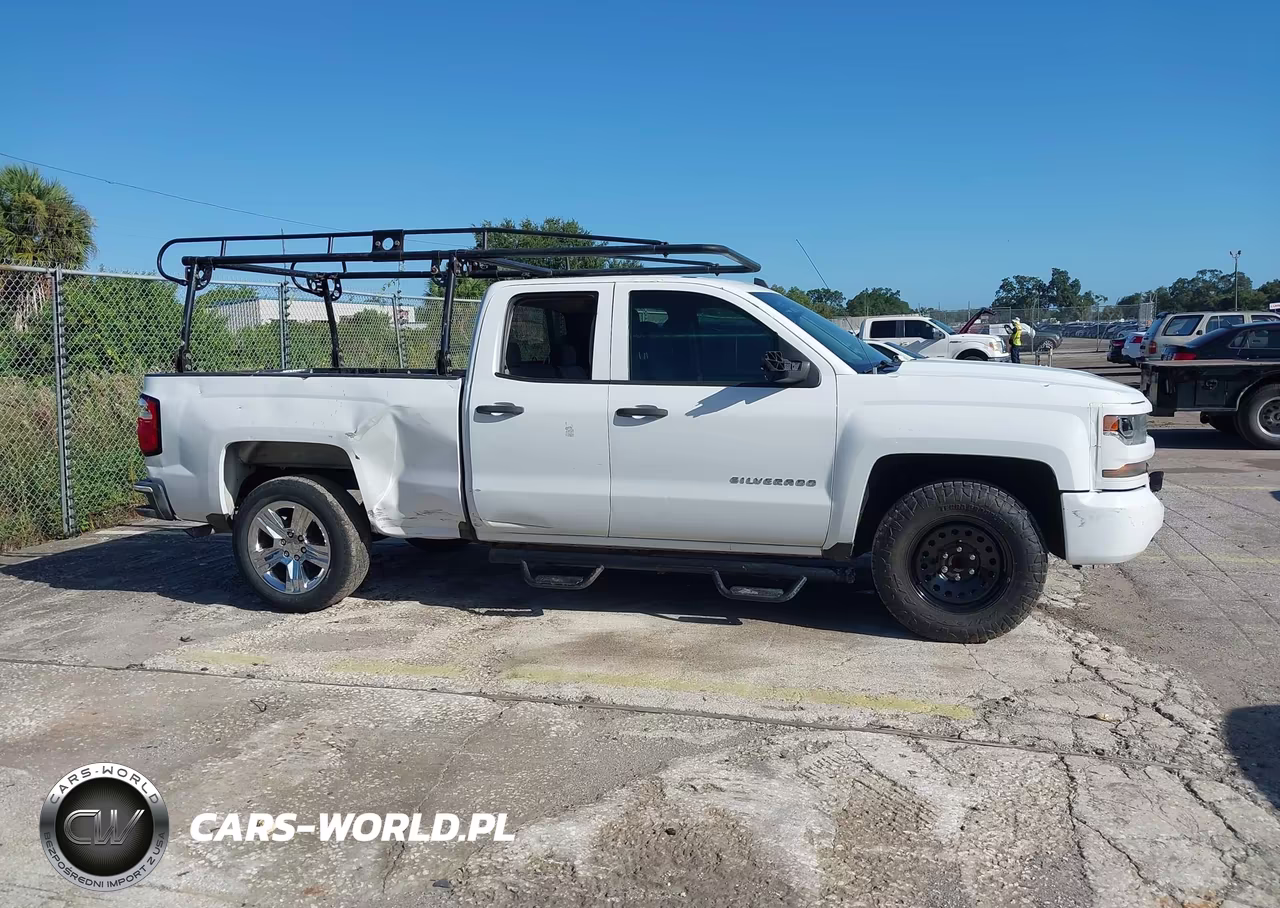 2018 Chevrolet Silverado 1500 Custom VIN:1GCRCPEC3JZ179271 - 13