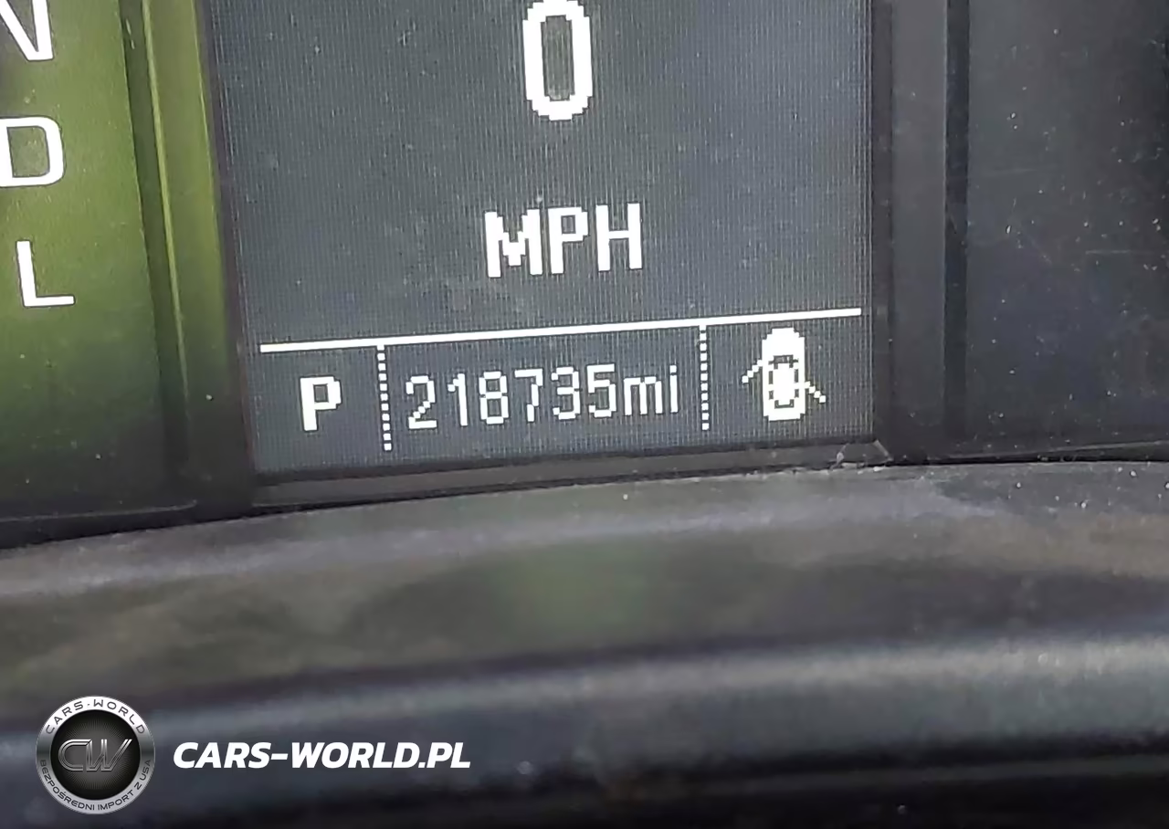 2018 Chevrolet Silverado 1500 Custom VIN:1GCRCPEC3JZ179271 - 15