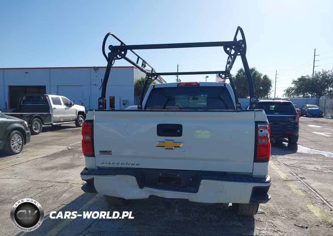 2018 Chevrolet Silverado 1500 Custom VIN:1GCRCPEC3JZ179271 - 16