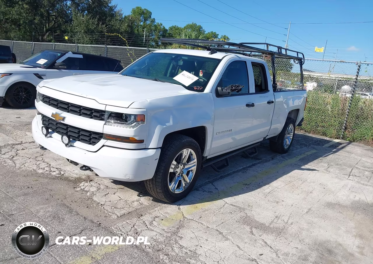 2018 Chevrolet Silverado 1500 Custom VIN:1GCRCPEC3JZ179271 - 2