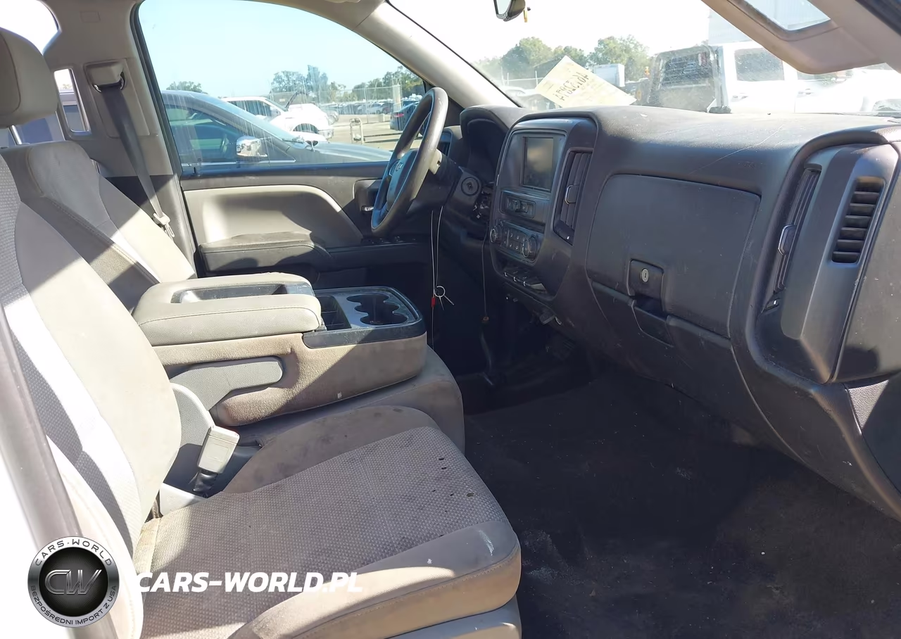 2018 Chevrolet Silverado 1500 Custom VIN:1GCRCPEC3JZ179271 - 5
