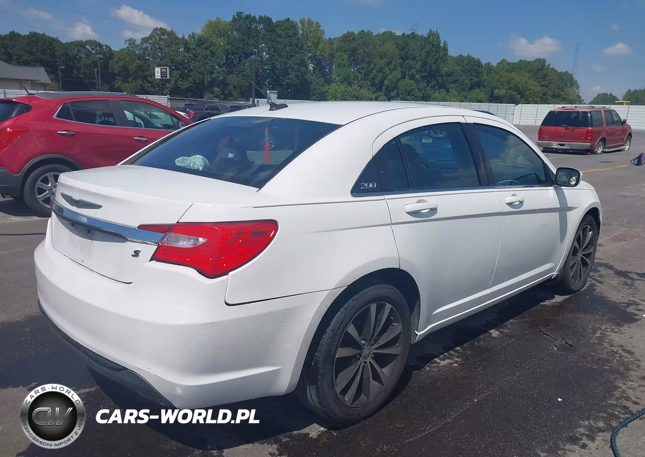2014 Chrysler 200 Touring VIN:1C3CCBBB7EN185130 - 4