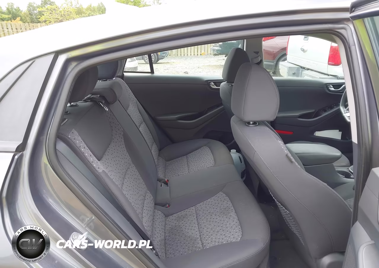 2018 Hyundai Ioniq Hybrid Blue VIN:KMHC65LC6JU102424 - 8