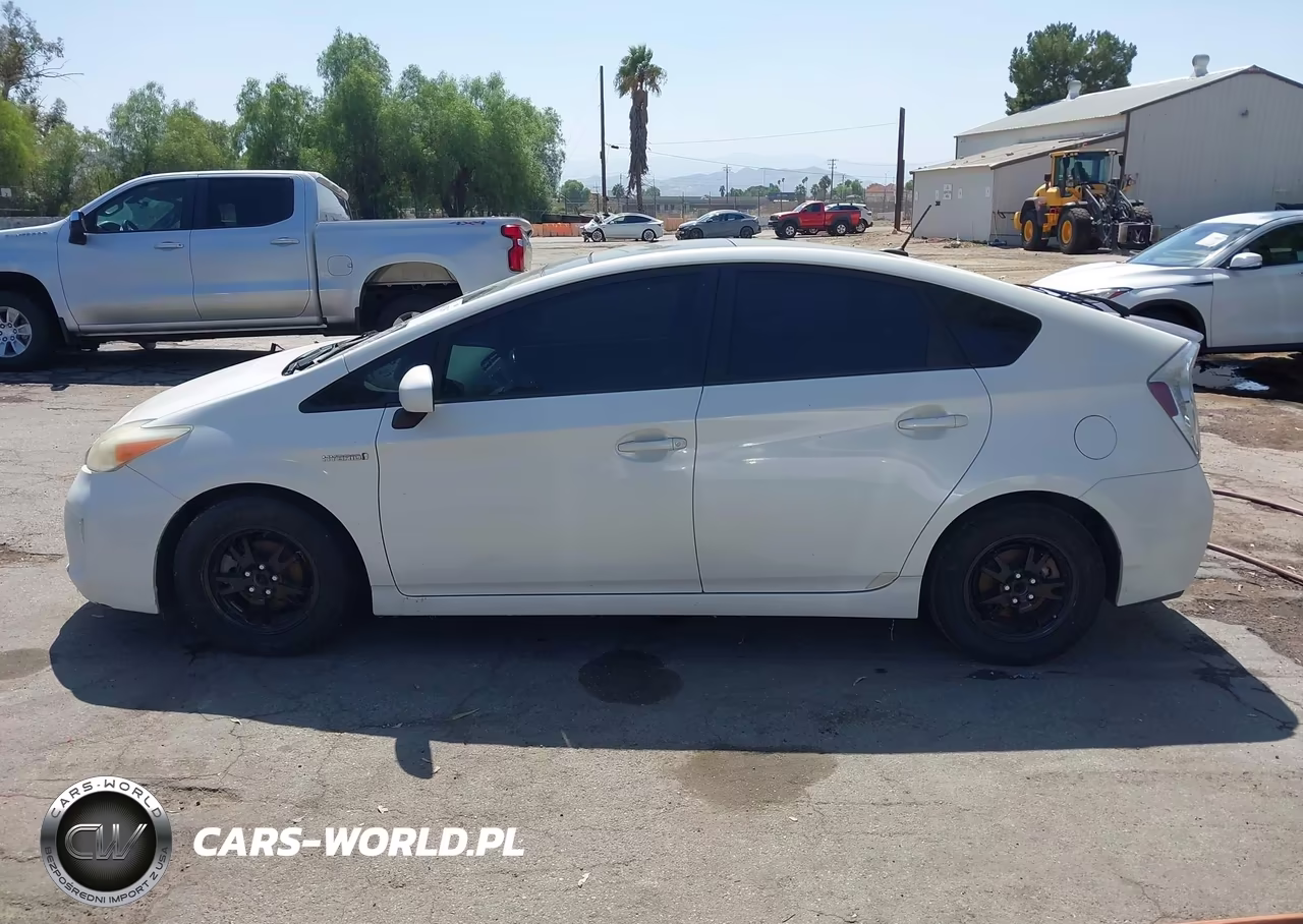 2013 Toyota Prius Four VIN:JTDKN3DU9D5557426 - 14