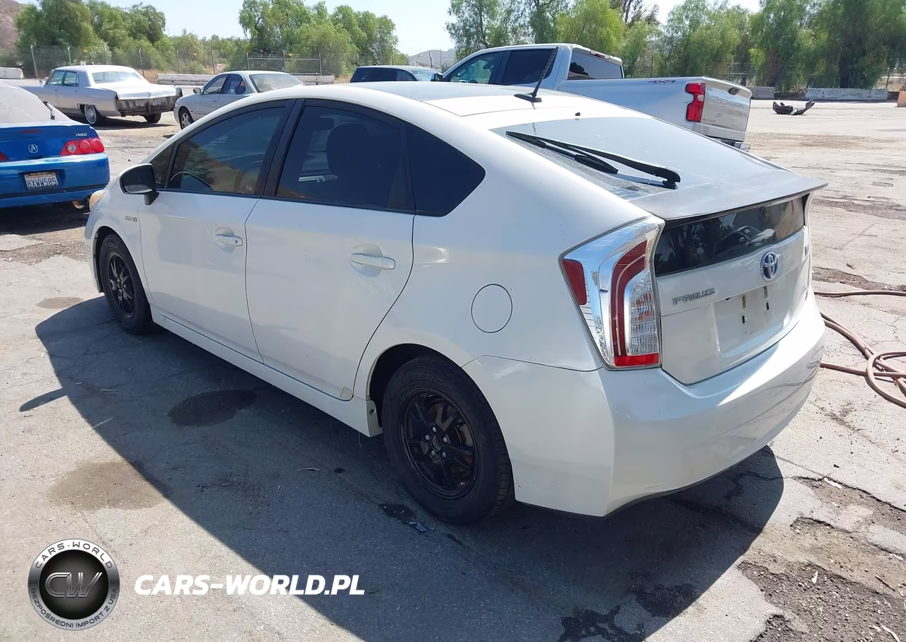 2013 Toyota Prius Four VIN:JTDKN3DU9D5557426 - 3