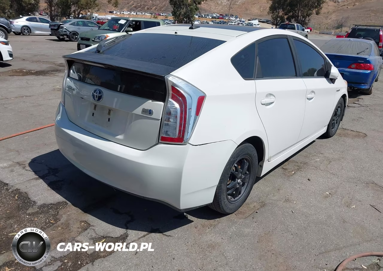 2013 Toyota Prius Four VIN:JTDKN3DU9D5557426 - 4