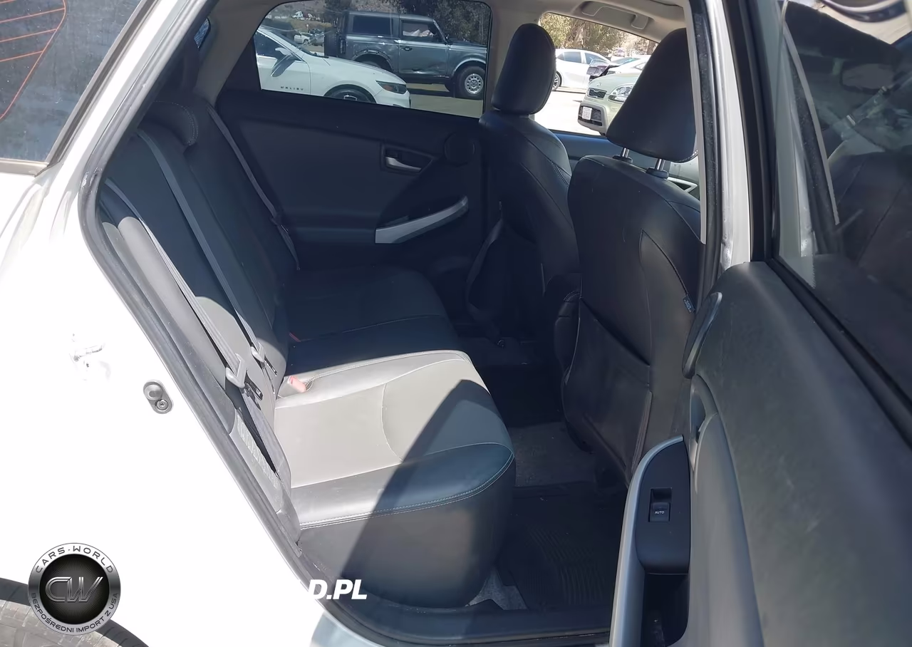 2013 Toyota Prius Four VIN:JTDKN3DU9D5557426 - 8