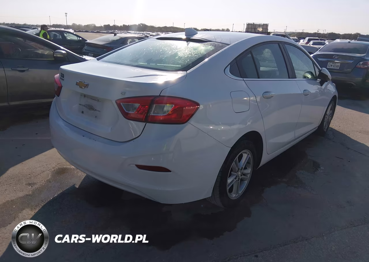 2018 Chevrolet Cruze Lt Auto VIN:1G1BE5SM2J7167419 - 4