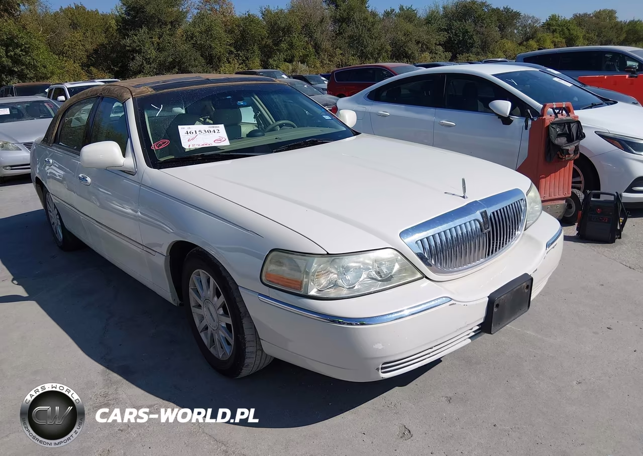 2006 Lincoln Town Car Signature