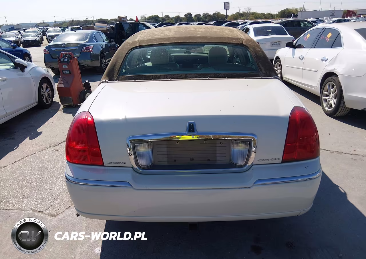 2006 Lincoln Town Car Signature VIN:1LNHM81V06Y649304 - 16