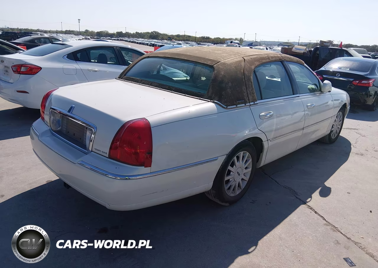 2006 Lincoln Town Car Signature VIN:1LNHM81V06Y649304 - 4